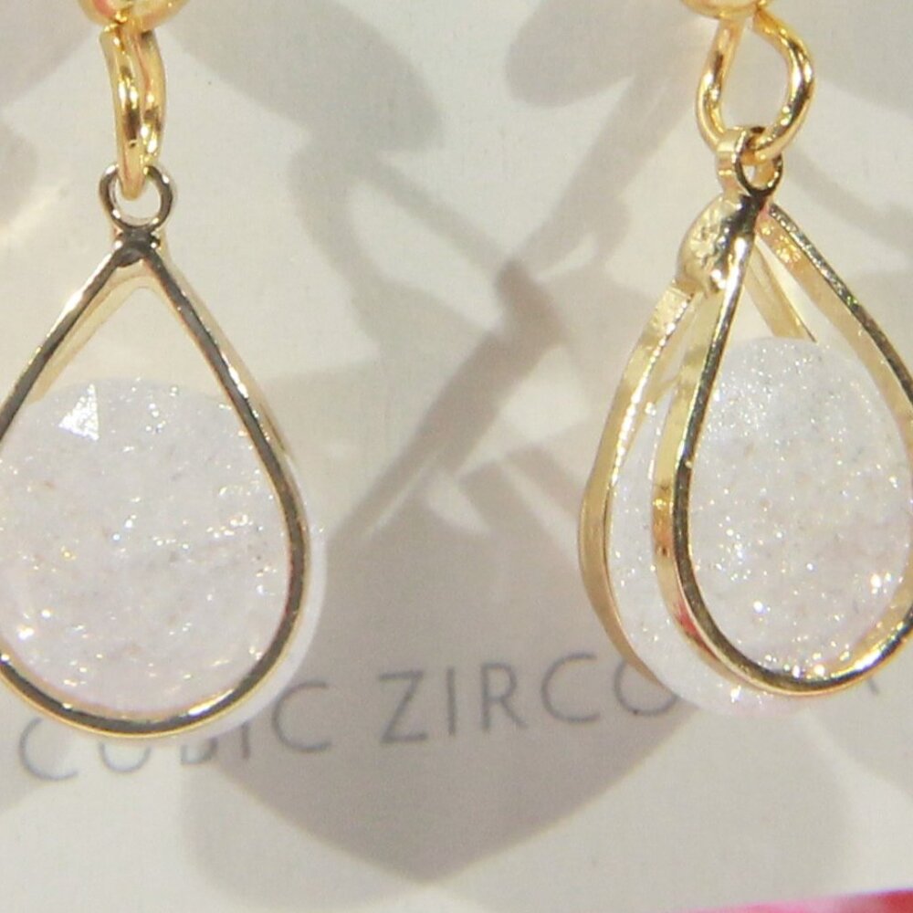 NWT Francesca's Gold-Tone Dangle Earrings Featuring a White CZ Stones - Picture 4 of 5